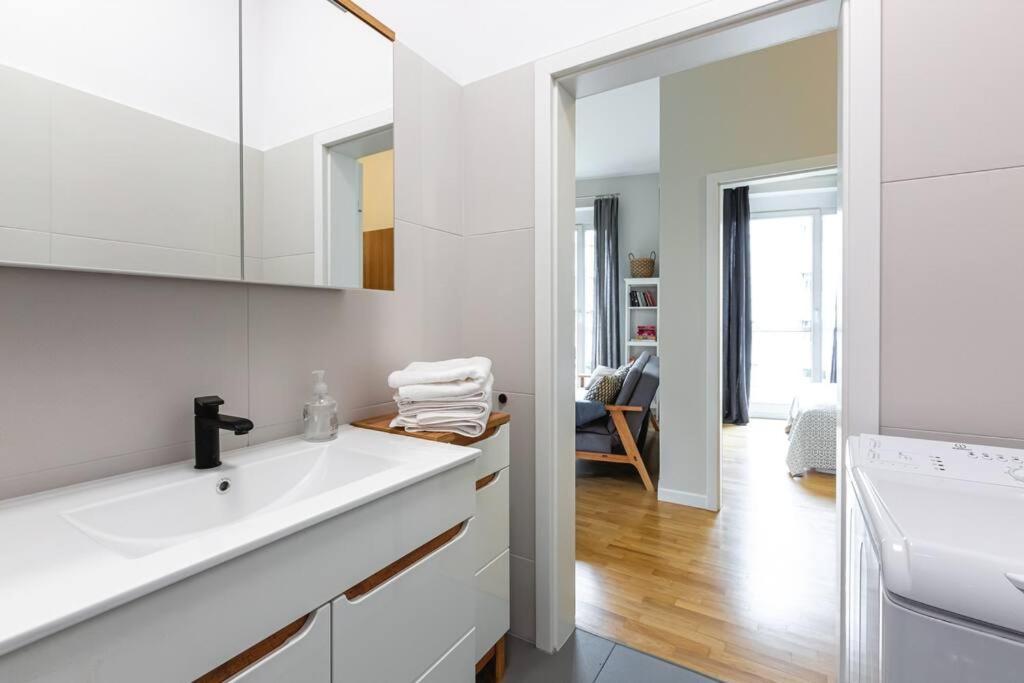 Bright And Cozy Apartment Near Park, With A Huge Terrace. Warsaw Luaran gambar